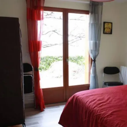 Rent this 1 bed house on Mirefleurs in Puy-de-Dôme, France
