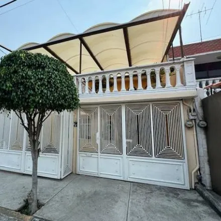 Buy this 4 bed house on Calle Laderas 89 in Conjunto Urbano Sittia, 54760 Cuautitlán Izcalli