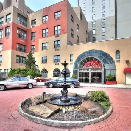 Rent this 2 bed apartment on Gateway IV Center in 124 Mulberry Street, Newark