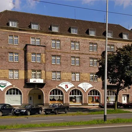 Rent this 2 bed apartment on Krusestraße 5 in 47119 Duisburg, Germany