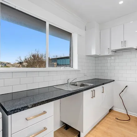Image 3 - 229 Dow Street, Port Melbourne VIC 3207, Australia - Apartment for rent
