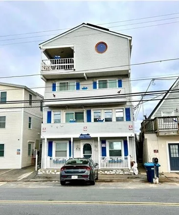 Rent this 3 bed apartment on 250 North End Blvd Unit 2 in Salisbury, Massachusetts