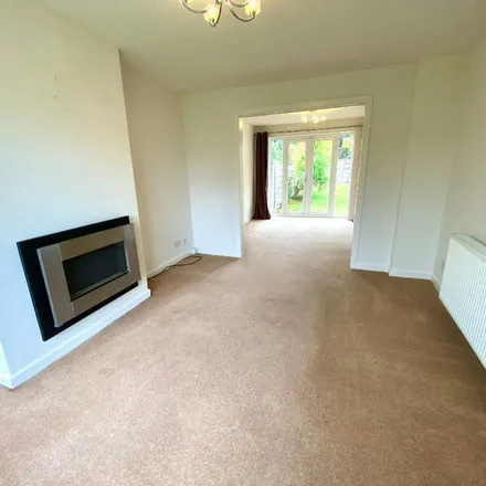 Rent this 4 bed duplex on Waverley Drive in Cheadle Hulme, SK8 7QE
