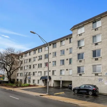 Buy this 1 bed condo on 1227 South Harlem Avenue in Berwyn, IL 60402