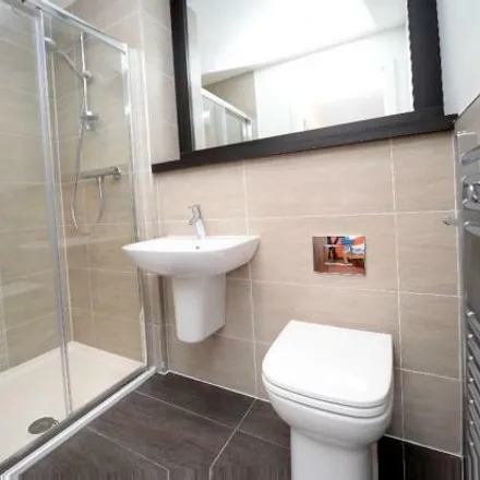 Image 2 - Porterbrook House, Pomona Street, Sheffield, S11 8JG, United Kingdom - Room for rent