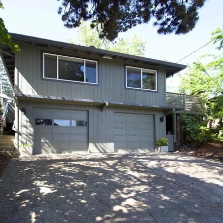 Image 1 - 1843 Sw Troy St, Portland, Oregon, 97219 - House for sale