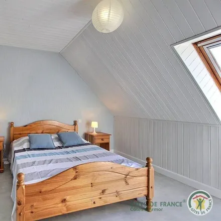 Rent this 2 bed duplex on Impasse de Granit Rose in 35850 Irodouër, France