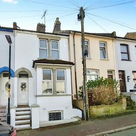 Buy this 3 bed townhouse on Bhavi General Store in 39 Wyndham Road, Medway