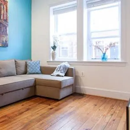 Image 2 - 128 Pemberton Street, Philadelphia, PA 19147, USA - Townhouse for sale