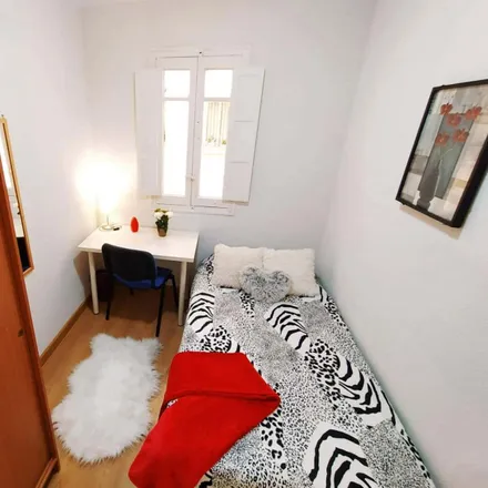 Rent this 7 bed room on Calle de Ayala in 97, 28006 Madrid