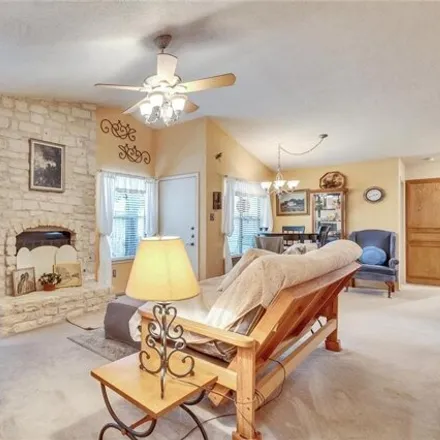 Image 3 - 910 Great Britain Boulevard, Austin, TX 78715, USA - House for sale