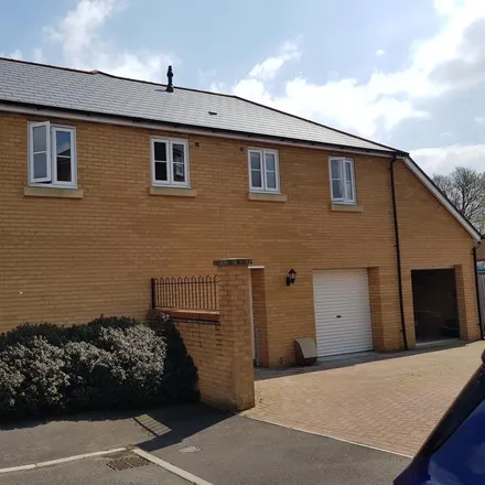 Rent this 2 bed apartment on Kingswood Road in Crewkerne, TA18 8EY