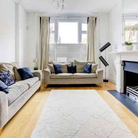 Rent this 5 bed townhouse on 1-30 Brightwells in Clancarty Road, London