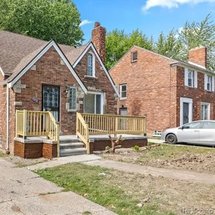 Buy this 3 bed house on 4311 Buckingham Avenue in Detroit, MI 48224