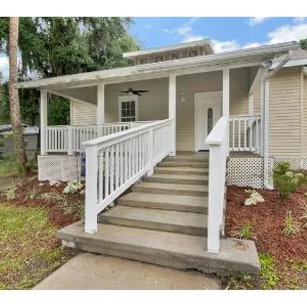 Buy this 3 bed house on 1114 Herndon Street in Leesburg, FL 34748