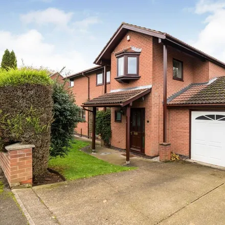 Rent this 4 bed house on Woodview Gardens in Mansfield, NG19 0JL