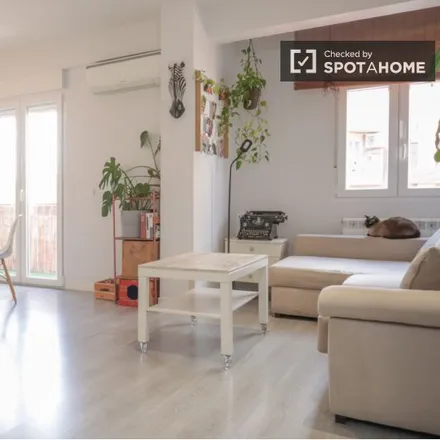 Rent this 2 bed apartment on Madrid in Calle de Sierra Elvira, 28038 Madrid
