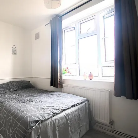 Image 5 - 1-39 Solander Gardens, St. George in the East, London, E1 0DN, United Kingdom - Apartment for rent