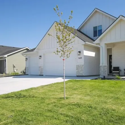 Buy this 3 bed house on 1628 Skookum Dr in Ontario, Oregon