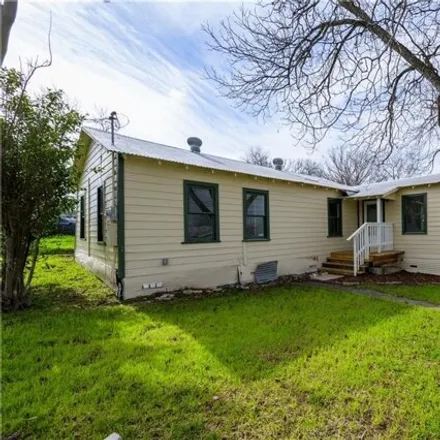Buy this 3 bed house on 414 Orange Ave in New Braunfels, Texas