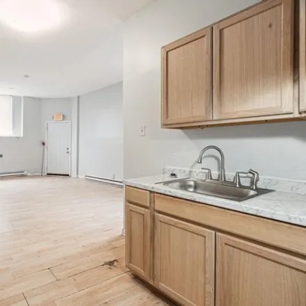 Image 4 - 5818 Vine Street, Philadelphia, PA 19139, USA - House for sale