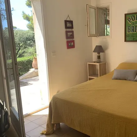 Rent this 5 bed house on Hyères in Place de l'Europe, 83400 Hyères