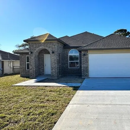 Buy this 3 bed house on 283 South Pecan Drive in Texas City, TX 77591