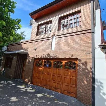 Buy this 4 bed house on Macondo X in Avenida Hipólito Yrigoyen 1180, Quilmes Este