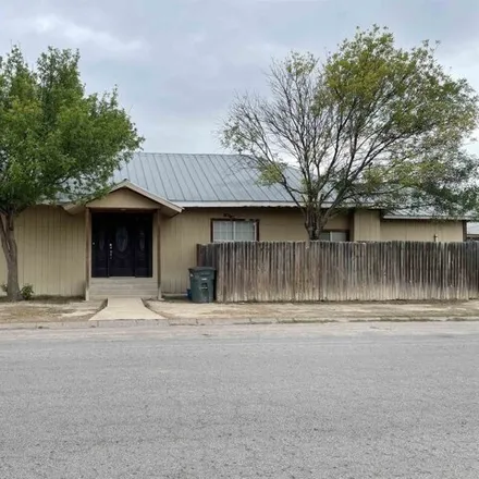 Image 4 - 1509 West Chapoy Street, Del Rio, TX 78840, USA - House for sale