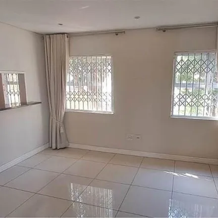Image 2 - Toledo Avenue, Westridge, Durban, 4001, South Africa - Townhouse for rent
