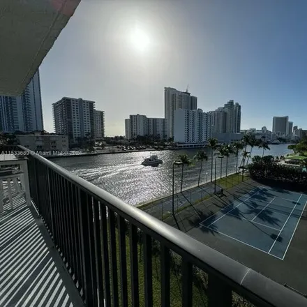 Image 2 - 1000 Parkview Drive, Hallandale Beach, FL 33009, USA - Apartment for rent