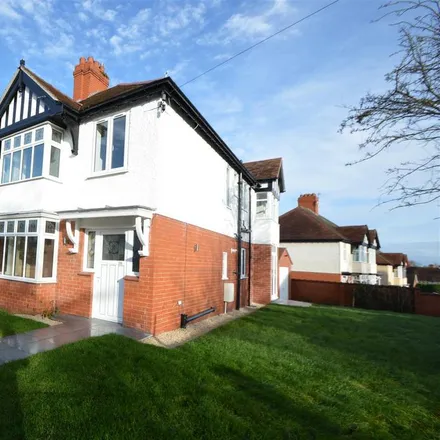 Rent this 4 bed duplex on Porthill Drive in Shrewsbury, SY3 8FF