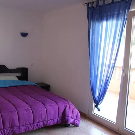 Rent this 2 bed house on Romàntica in Passeig de s'Estany d'en Mas, 07689 Portocristo