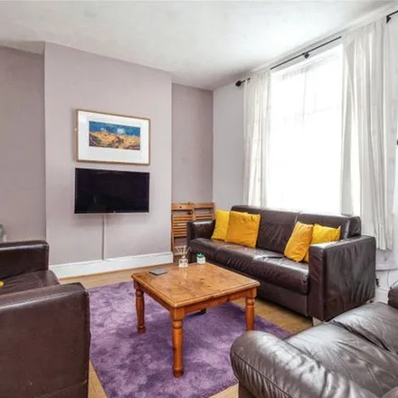 Rent this 5 bed apartment on Park Lane in Middlesbrough, TS1 3NW