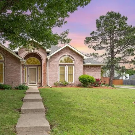 Buy this 3 bed house on 584 Rockwall Parkway in Rockwall, TX 75032