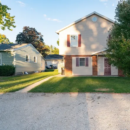 Buy this 3 bed house on 1022 North Oak Street in Normal, IL 61761