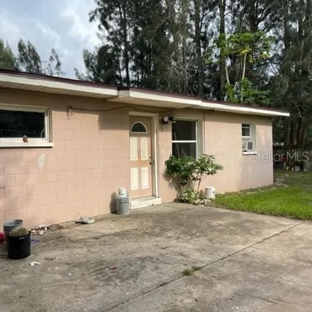 Buy this 3 bed house on 1236 Lakecrest Drive in Orange County, FL 32703