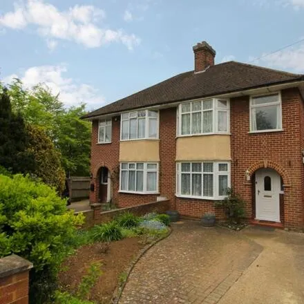 Buy this 3 bed duplex on Icknield Way in Letchworth, SG6 4AW