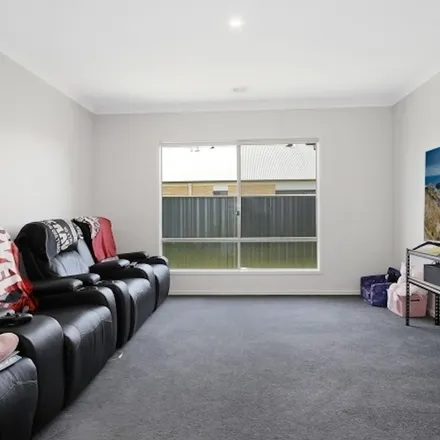 Rent this 4 bed apartment on Klim Street in Killara VIC 3691, Australia