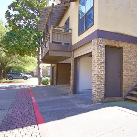 Rent this 1 bed condo on 5759 Northway Drive in Dallas, TX 75206