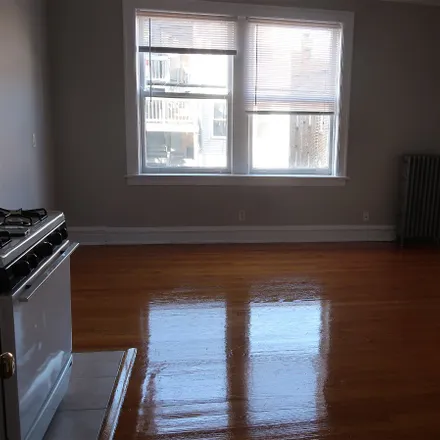 Rent this studio apartment on 1716 West Albion Avenue