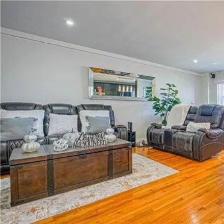 Image 5 - 2545 Sedgwick Avenue, New York, NY 10463, USA - Apartment for sale