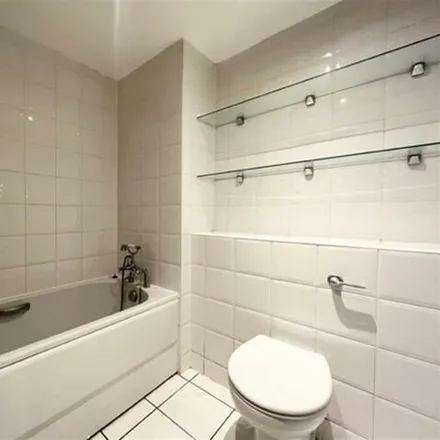 Image 7 - Town Meadow, London, TW8 0BZ, United Kingdom - Apartment for sale