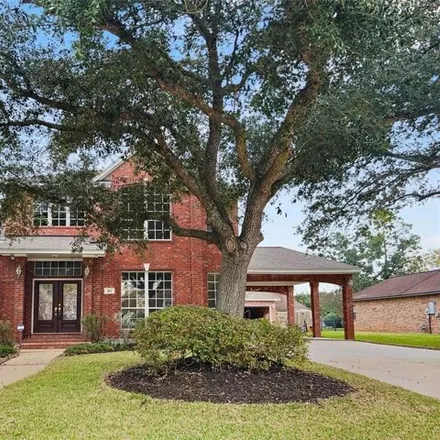 Buy this 5 bed house on 32 Rosewood Street in Lake Jackson, TX 77566