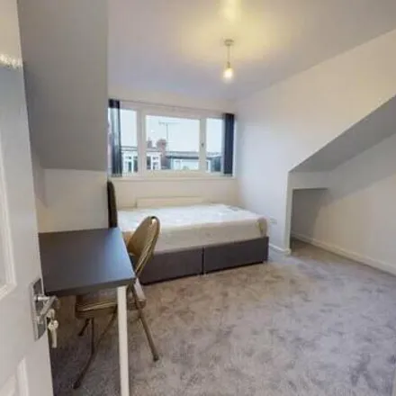 Image 5 - Beamsley Mount, Leeds, LS6 1LR, United Kingdom - Room for rent