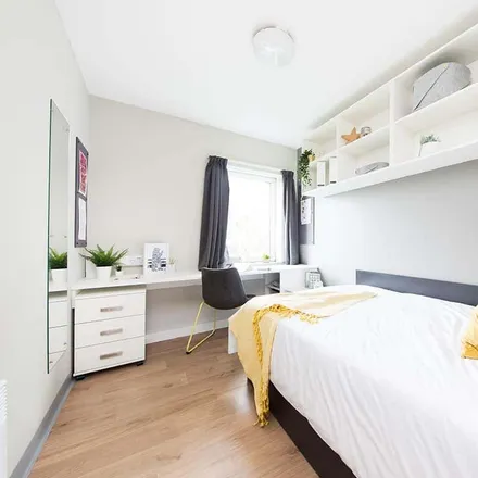 Rent this studio room on Costa in Caledonian Road, London