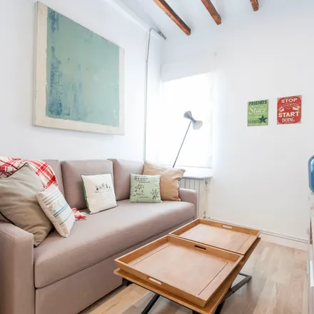 Rent this 2 bed apartment on Madrid in Hospital de Maudes, Calle de Treviño