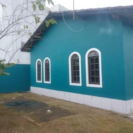 Rent this 3 bed house on Avenida Eder Silva Rodrigues Alves in Golfinhos, Caraguatatuba - SP