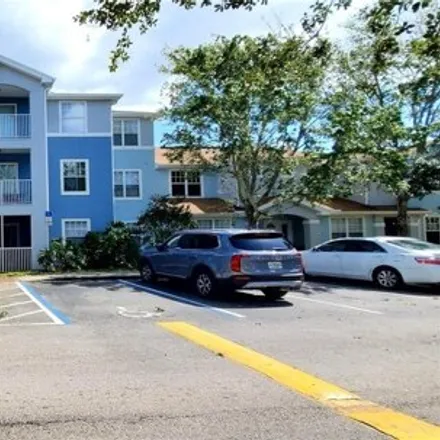 Rent this 3 bed condo on 5998 Pershing Avenue in Orlando, FL 32822