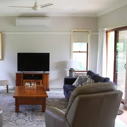 Rent this 4 bed house on Shadforth NSW 2800